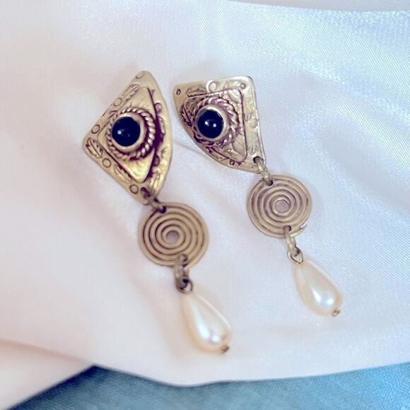 Vintage Egyptian Revival Pearl & Onyx Cabochon Drop Earrings - Picture 2 of 3
